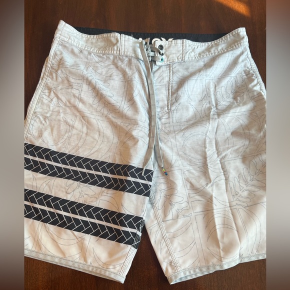 Hurley Other - Mens Hurley Swim Trunks size 32
